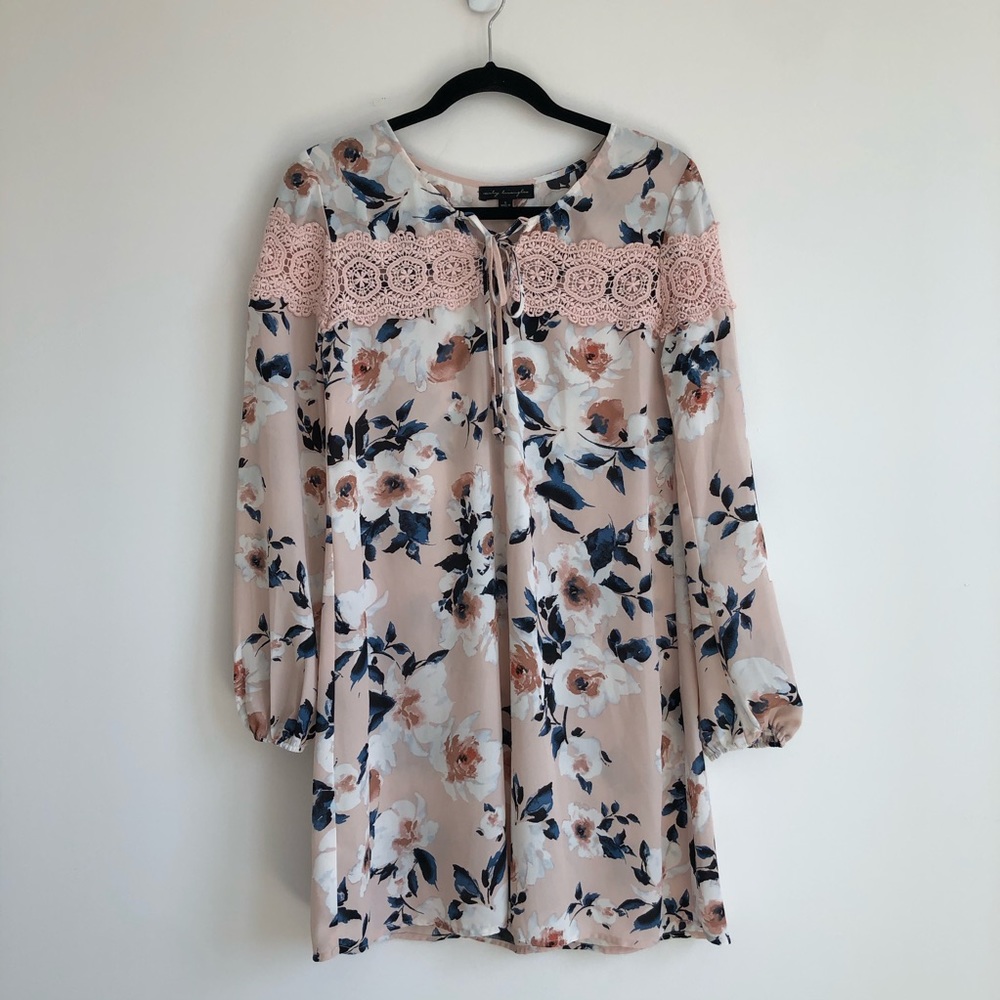 City Triangle Floral Print Dress - Picture 3 of 8